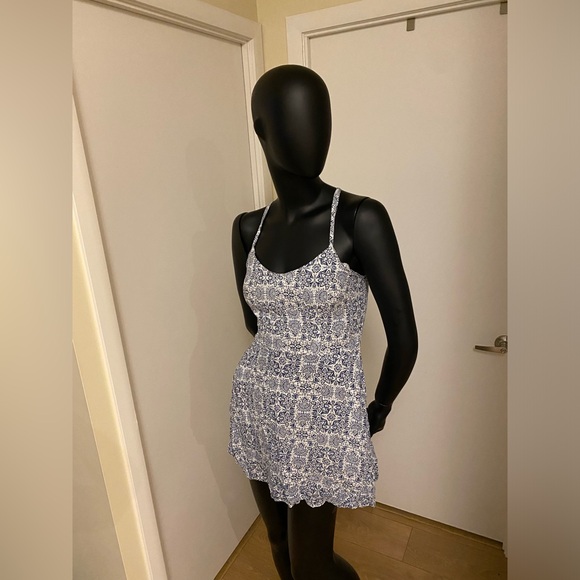 Abstract Printed Short Dress - Picture 8 of 9